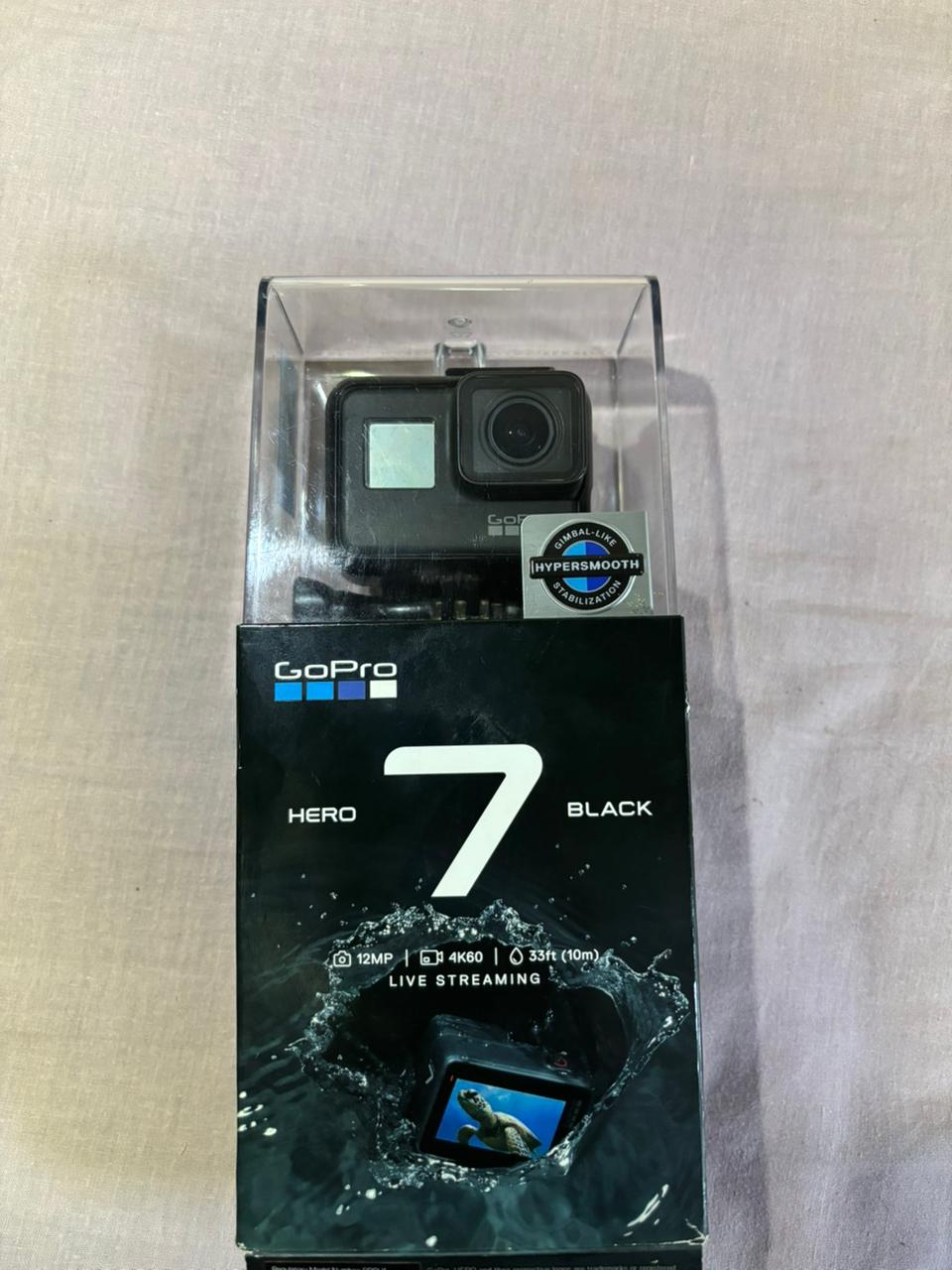 Câmera de ação “GoPro Hero 07 Black”.